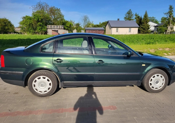 Volkswagen Passat cena 5999 przebieg: 372743, rok produkcji 1999 z Lublin małe 121